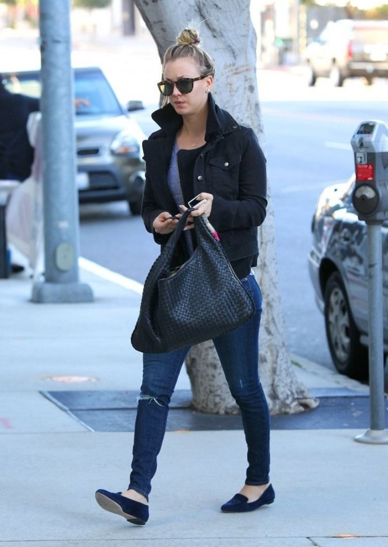 Kaley Cuoco - Style - Out in Los Angeles - December 2013