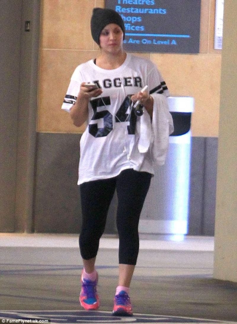 Kaley Cuoco - Gym Style - in a Cropped Black Leggings Leaving the Gym - December 2013