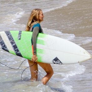 Blake Lively in a Bikini on the Set of ‘The Shallows’ in New South Wales, October 2015