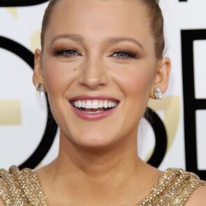 Blake Lively – Golden Globe Awards in Beverly Hills 01/08/ 2017